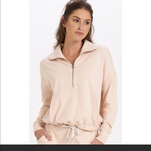 Vuori sunnyside half zip top in color alabaster xsmall